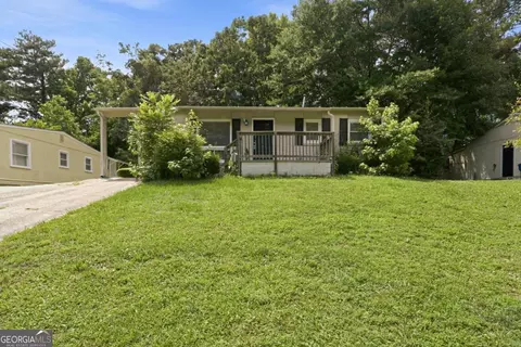 836 Amber Pl NW, Atlanta, GA 30331