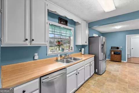 Kitchen - 62 Maley Rd, Lagrange, GA 30240 photo 1 of 4