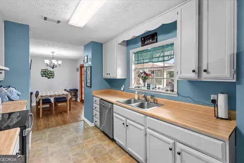 Kitchen - 62 Maley Rd, Lagrange, GA 30240 photo 3 of 4