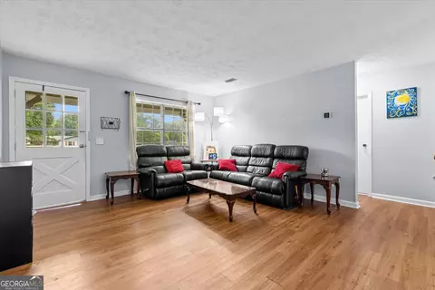Living - 62 Maley Rd, Lagrange, GA 30240 photo 2 of 5