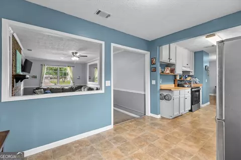 Entry Way - 62 Maley Rd, Lagrange, GA 30240 photo 1 of 2
