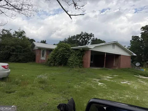 1033 S Highway 1, Swainsboro, GA 30401