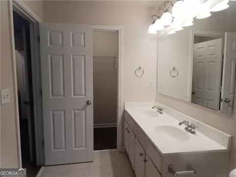 Bath - 2199 Landing Walk Dr, Duluth, GA 30097 photo 3 of 5