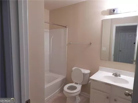 Bath - 2199 Landing Walk Dr, Duluth, GA 30097 photo 5 of 5