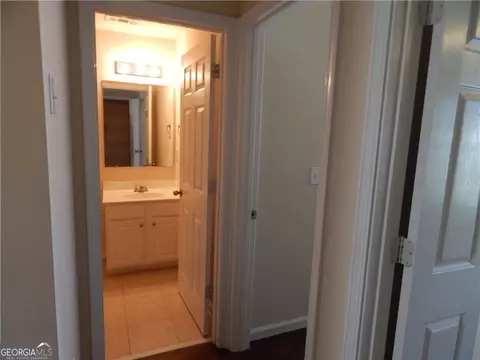 Entry Way - 2199 Landing Walk Dr, Duluth, GA 30097 photo 9 of 11