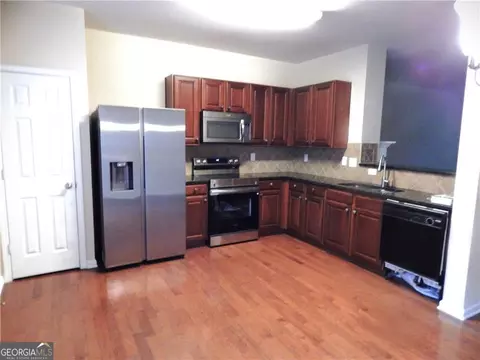 Kitchen - 2199 Landing Walk Dr, Duluth, GA 30097 photo 2 of 3
