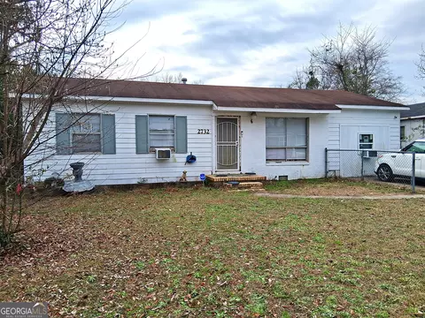 2732 Village Green Ln, Macon, GA 31206