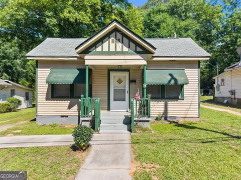 76 Park St, Commerce, GA 30529