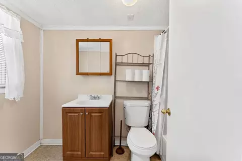 Bath - 76 Park St, Commerce, GA 30529 photo 1 of 2