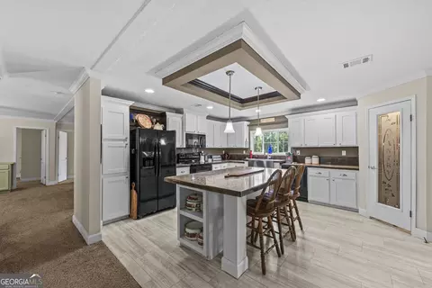 Kitchen - 205 Hope Dr, Comer, GA 30629 photo 2 of 3
