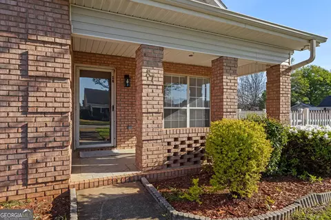 87 Park Ln, Warner Robins, GA 31093
