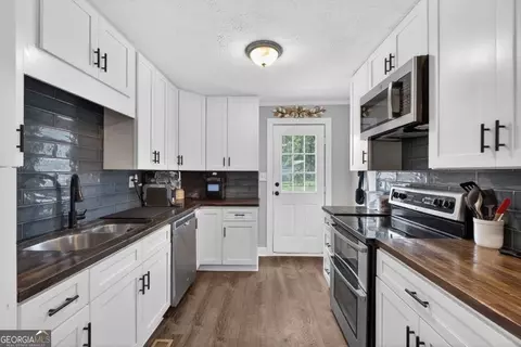 Kitchen - 2552 Highway 36 E, Jackson, GA 30233 photo 1 of 1
