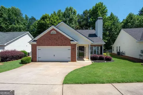 29 Riva Ridge Ln, Newnan, GA 30263