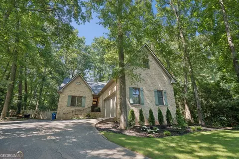 2094 Azalea Cir, Decatur, GA 30033