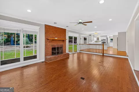 Living - 312 Ashford Cir, Lagrange, GA 30240 photo 8 of 8