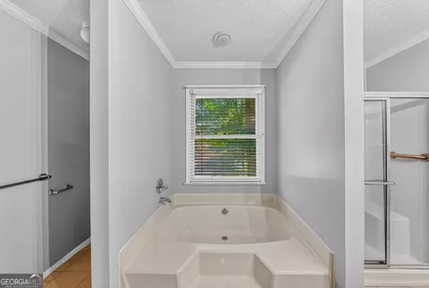 Bath - 312 Ashford Cir, Lagrange, GA 30240 photo 4 of 6