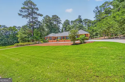 Exterior - 312 Ashford Cir, Lagrange, GA 30240 photo 4 of 5