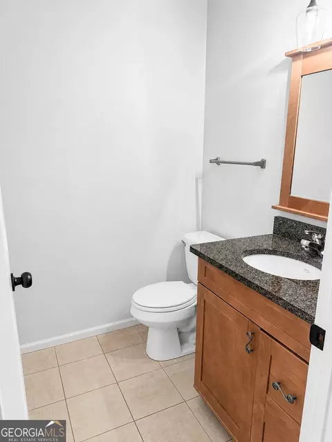 Bath - 312 Ashford Cir, Lagrange, GA 30240 photo 1 of 6