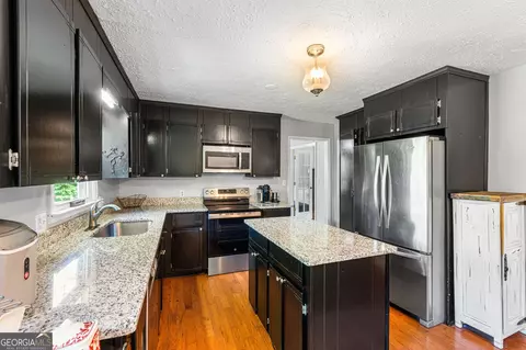 Kitchen - 2008 Cedar Ridge Dr, Perry, GA 31069 photo 1 of 4