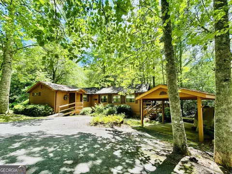 1815 Canoe Creek Dr, Hiawassee, GA 30546