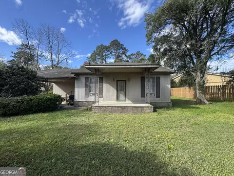 1761 Grove Point Rd, Savannah, GA 31419