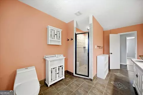 Bath - 255 Frankie Ln, Covington, GA 30014 photo 2 of 4