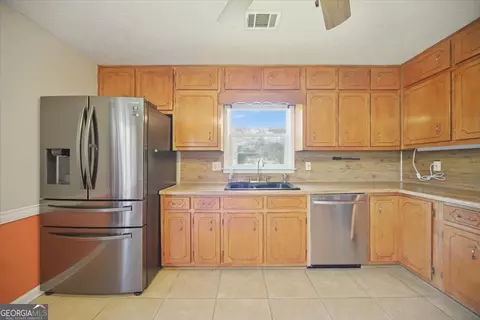 Kitchen - 255 Frankie Ln, Covington, GA 30014 photo 2 of 2