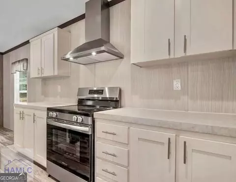 Kitchen - 271 Williams Rd, Guyton, GA 31312 photo 3 of 5
