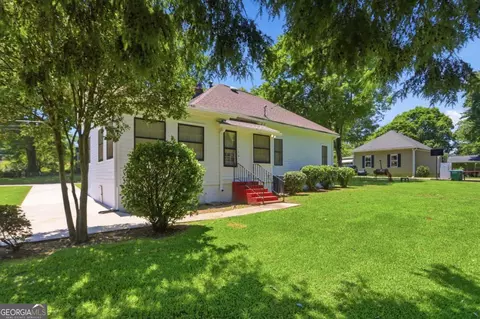 10 Woodlawn Ave, Hampton, GA 30228