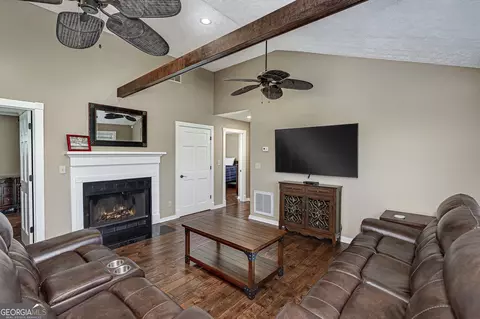 Living - 207 Quail Trl, Jackson, GA 30233 photo 2 of 3