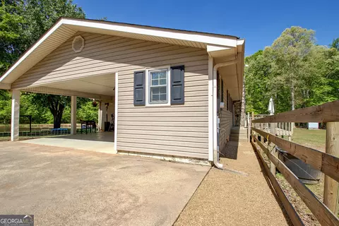 404 Tranquil Cemetary Rd, Senoia, GA 30276
