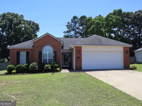 110 Roaring Forks Dr, Bonaire, GA 31005