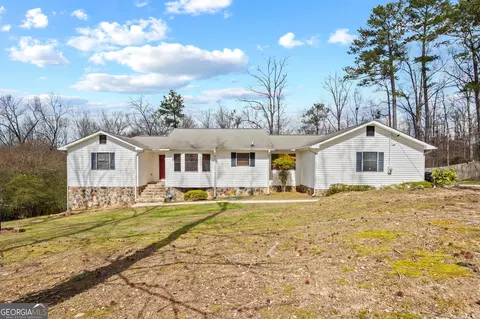 180 Oak Leaf Dr, Stockbridge, GA 30281