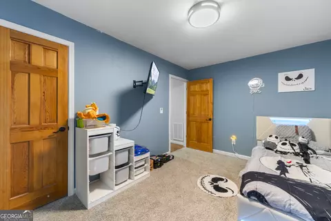 Bedroom - 262 Patrick Ln, Helen, GA 30545 photo 5 of 8