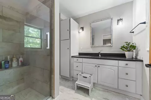 Bath - 262 Patrick Ln, Helen, GA 30545 photo 1 of 4
