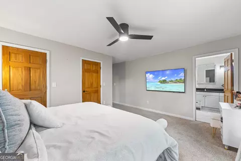 Bedroom - 262 Patrick Ln, Helen, GA 30545 photo 2 of 8