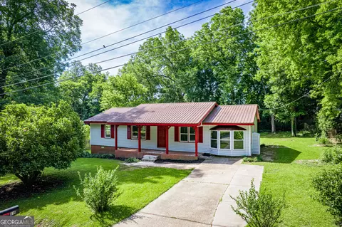 214 Oak Ridge Dr, Byron, GA 31008