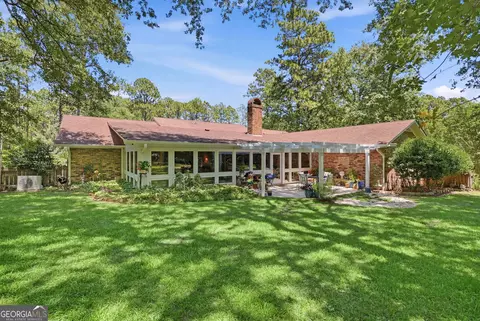102 Sunset Dr, Statesboro, GA 30458