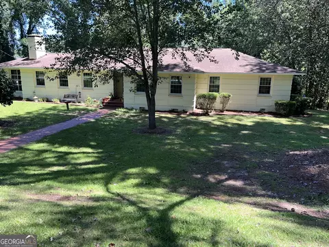 210 Taliaferro Dr, Hogansville, GA 30230