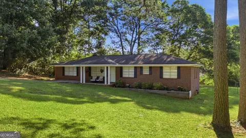 112 Pine St SW, Calhoun, GA 30701