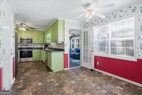 Kitchen - 15 Ashton Ct, Covington, GA 30016 photo 5 of 5