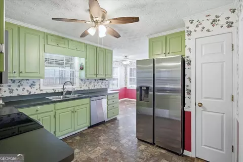 Kitchen - 15 Ashton Ct, Covington, GA 30016 photo 2 of 5