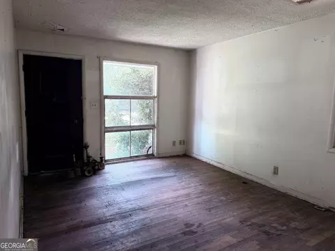 Living - 103 Trinity Dr, Warner Robins, GA 31088 photo 1 of 1