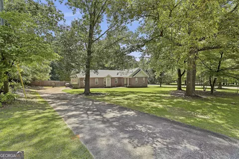 215 Firethorne Ln, Fayetteville, GA 30215
