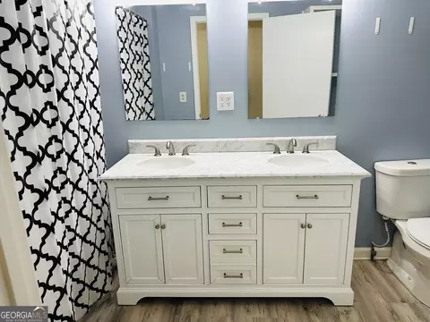 Bath - 110 N Chilton Cres, Lagrange, GA 30240 photo 2 of 2