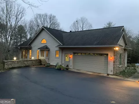 54 Four Seasons Lndg, Blairsville, GA 30512