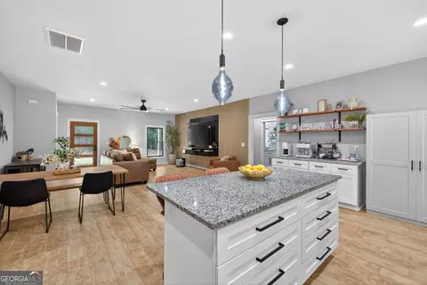 Kitchen - 600 H D Atha Rd, Monroe, GA 30655 photo 4 of 5