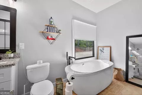 Bath - 600 H D Atha Rd, Monroe, GA 30655 photo 1 of 5