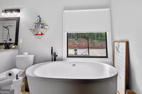 Bath - 600 H D Atha Rd, Monroe, GA 30655 photo 4 of 5