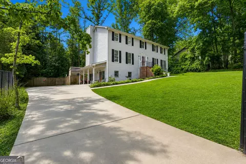 305 Saint Patrick Dr SW, Mableton, GA 30126